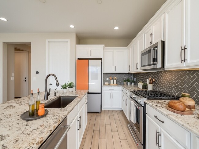 Building Photo - Amazing 2 Story with 4-Bedroom, 2.5-Bath H...