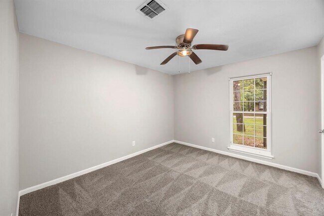 Building Photo - 24402 Pine Canyon Dr