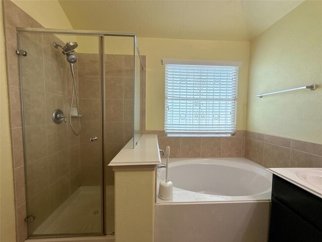Building Photo - 21214 Colton Cove Dr