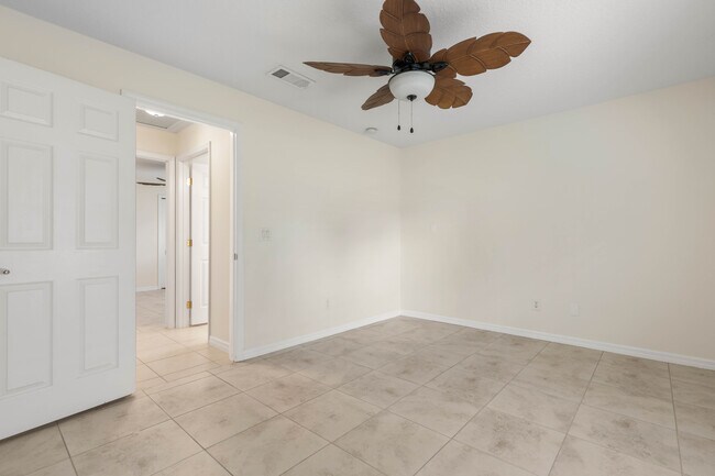 Building Photo - 46 Fenwood Ln