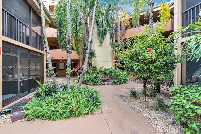 Building Photo - 15575 N Miami Lakeway