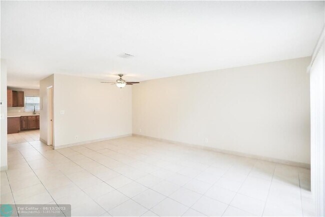 Building Photo - 4161 NW 114th Ave