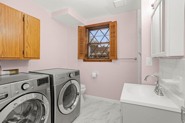 Building Photo - 2909 Cherry Hills Dr