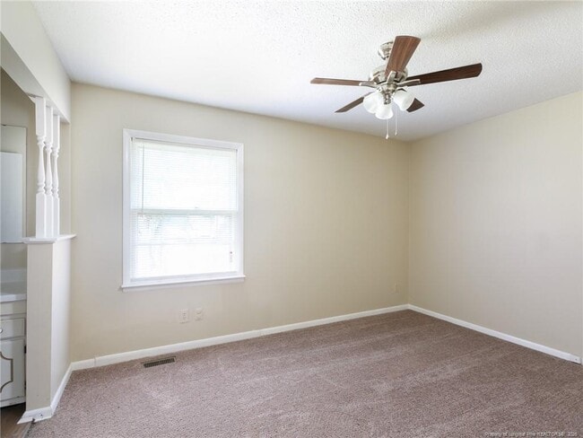 Building Photo - 3249 Glenmore Dr