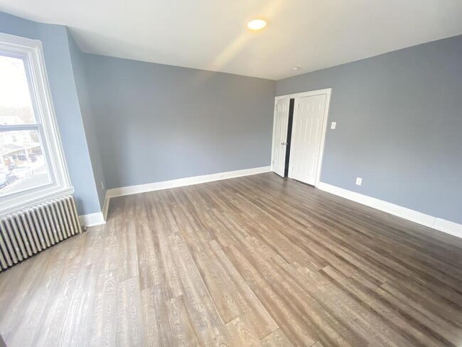 Building Photo - 220 E Marshall St