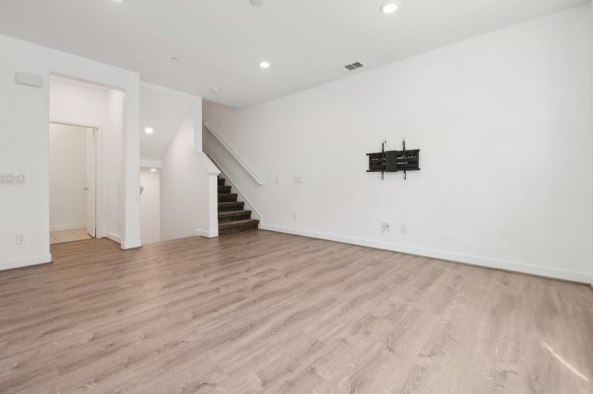 Building Photo - 275 Carmona