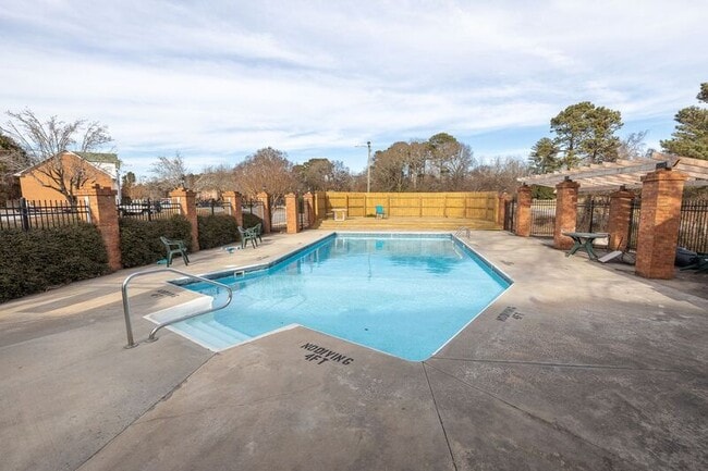 Building Photo - 2165 S Milledge Ave