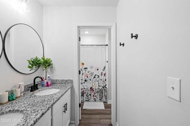 Building Photo - 95 Chestnut St