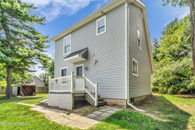 Building Photo - 11 Cherry Tree Farm Rd