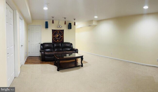 Building Photo - 209 Sills Ln