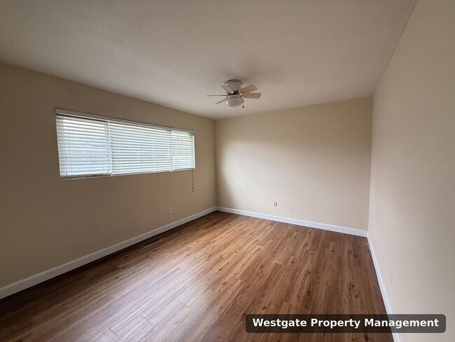 Building Photo - 1729 Kearny St