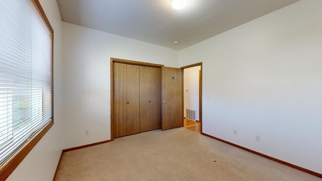 Building Photo - 4525 Steinbeck St