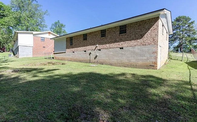 Building Photo - 917 Gateway Dr