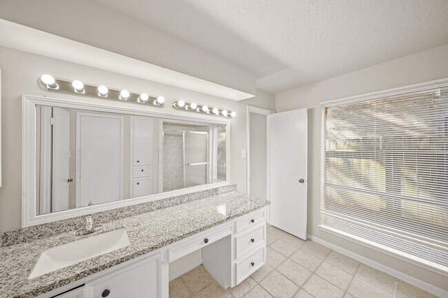 Building Photo - 6514 Winkleman Rd