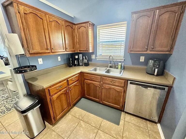 Building Photo - 1096 W E Ross Pkwy