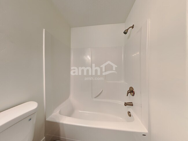 Building Photo - 1742 E Shadow Dr