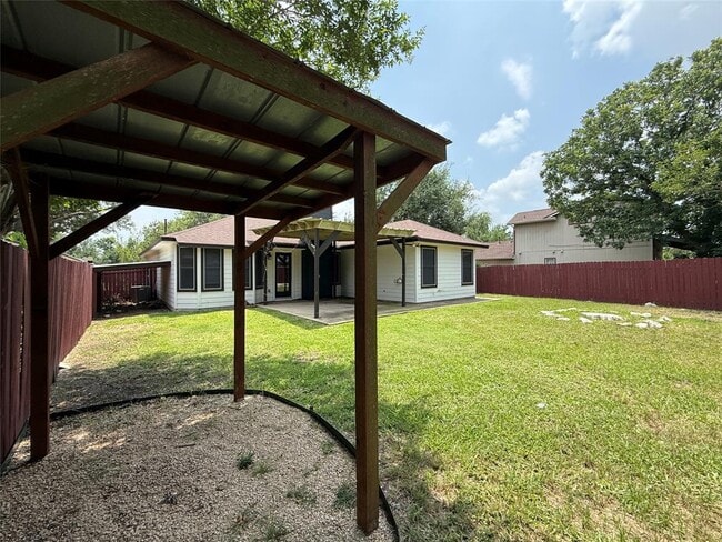 Building Photo - 501 Morning Dove Dr