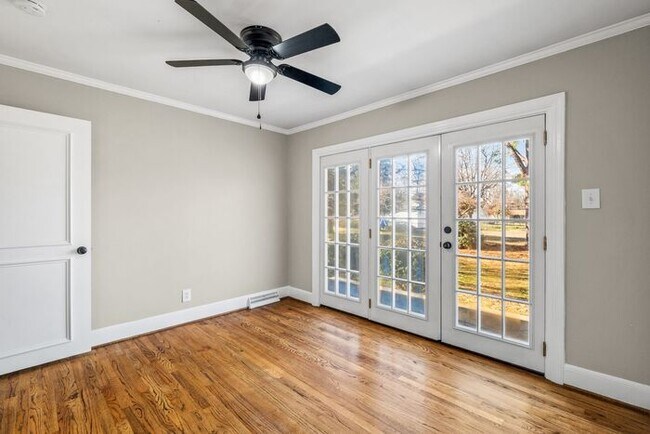 Building Photo - Elon - Large Brick Home, Hardwoods, Granite Counter-Tops, SS Appliances, Fire Place, Carport - Mu...