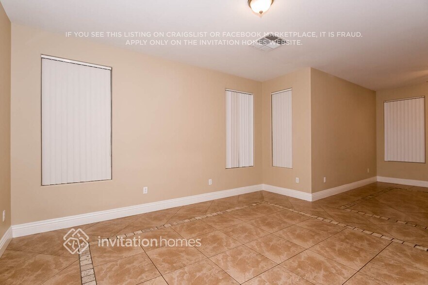 Building Photo - 2400 Boca River Dr