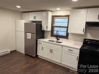 Building Photo - 526 Everette St