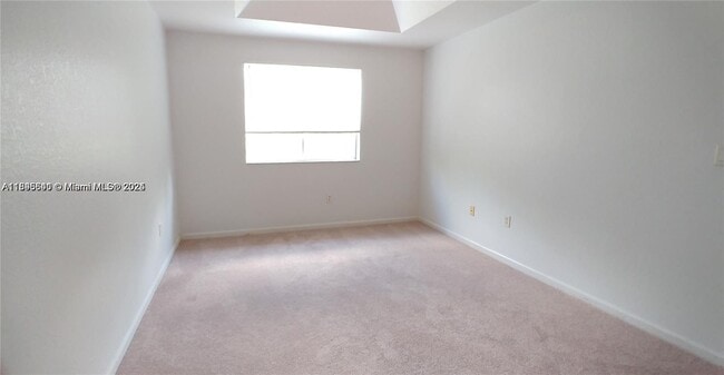 Building Photo - 1528 SE 24th Ct
