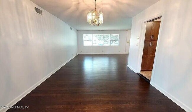Building Photo - 2704 Boquette Ave