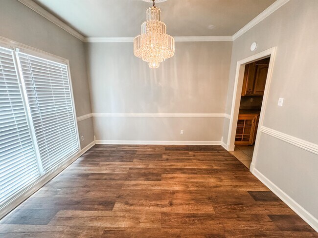 Building Photo - 454 Bowling Brooke Dr