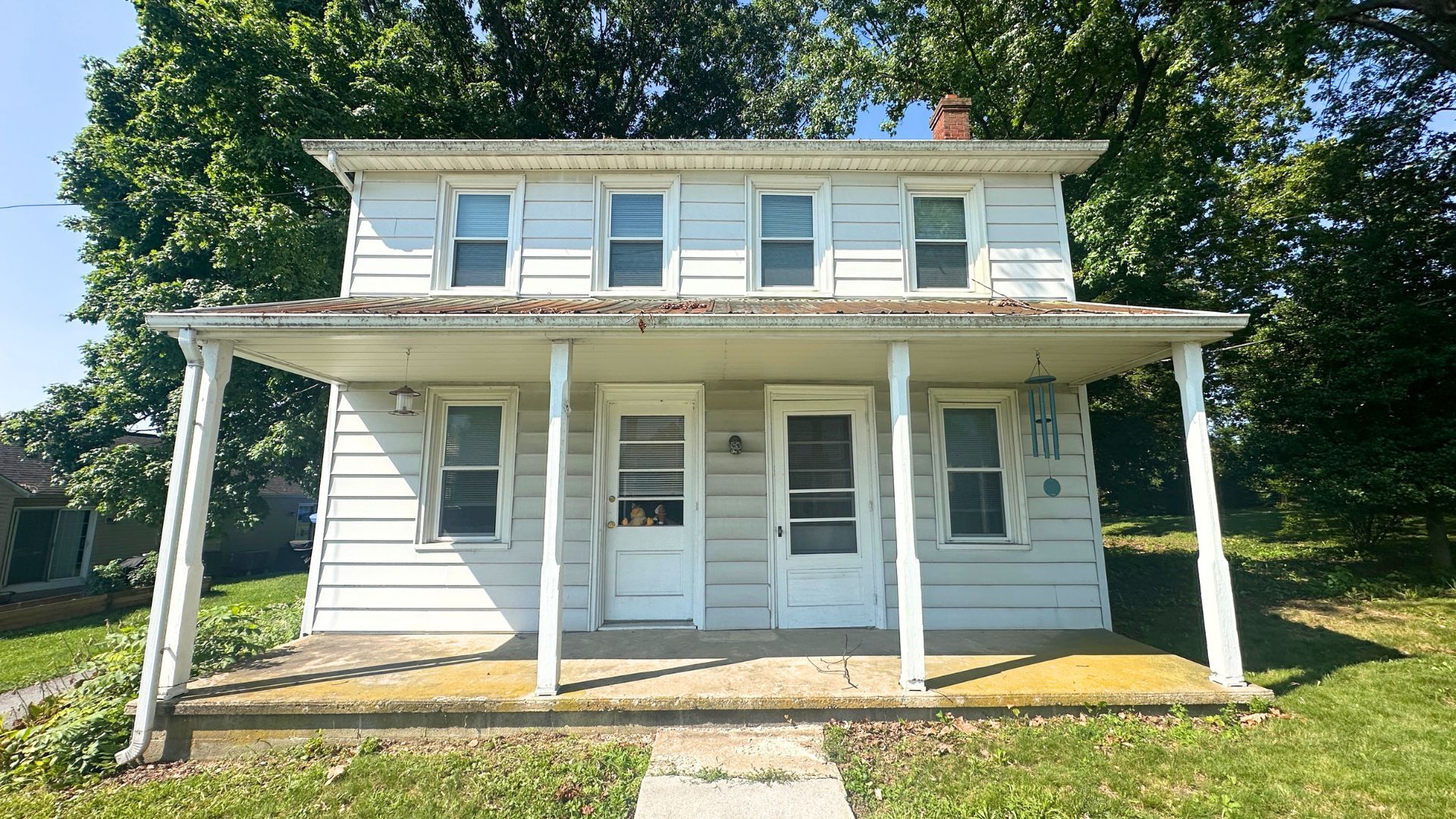 Building Photo - 1404 E Newport Rd