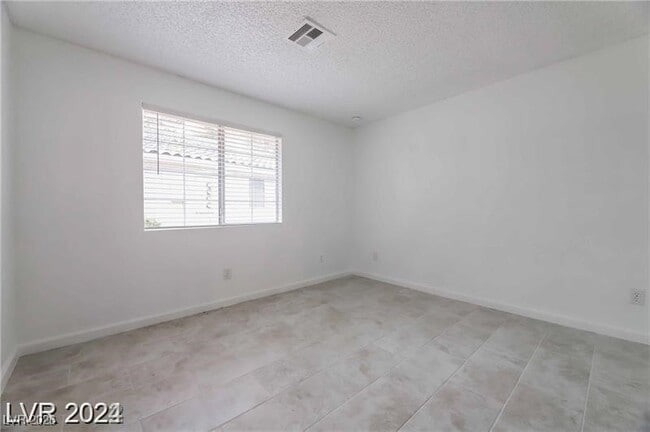 Building Photo - 2117 Chertsey Dr