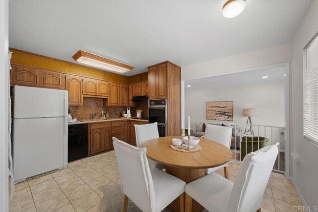Building Photo - Spacious Remodeled Home with Separate Apar...