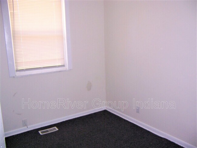 Building Photo - 3138 E Bradbury Ave