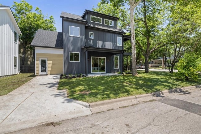 Building Photo - 1800 Singleton Ave