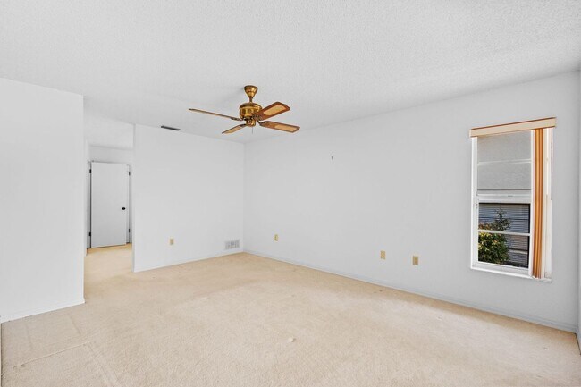 Building Photo - 1247 Venetia Dr