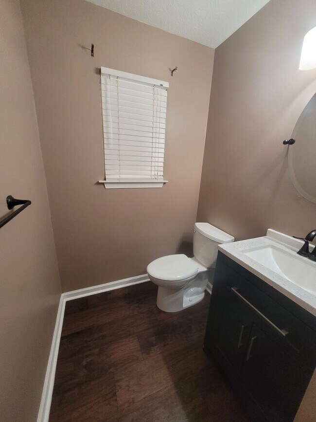 Building Photo - 244 Vicky Ct