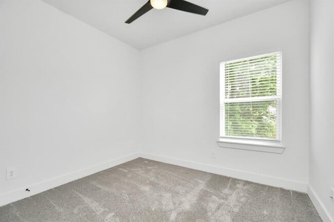 Building Photo - 849 Mansfield St