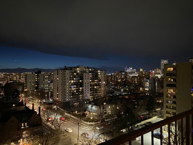 Building Photo - 777 N Washington St