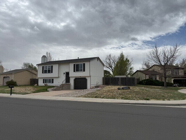 Building Photo - Updated 3 Bedroom Home with Mountain Views Close to Ft. Carson
