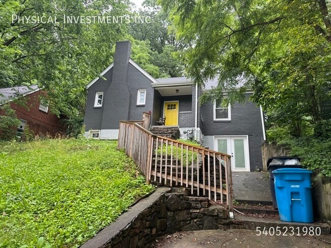 Primary Photo - 1712 Main St SW