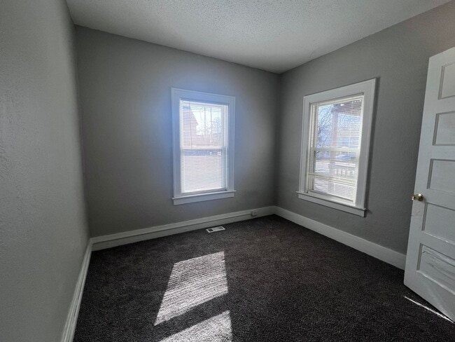 Building Photo - 1054 Ionia Ave SW
