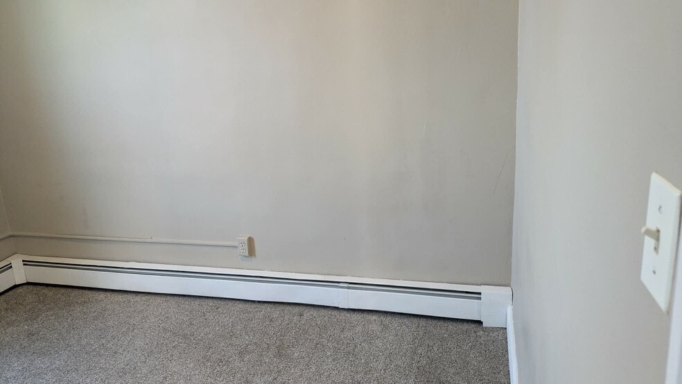 Building Photo - 22 Semel Ave