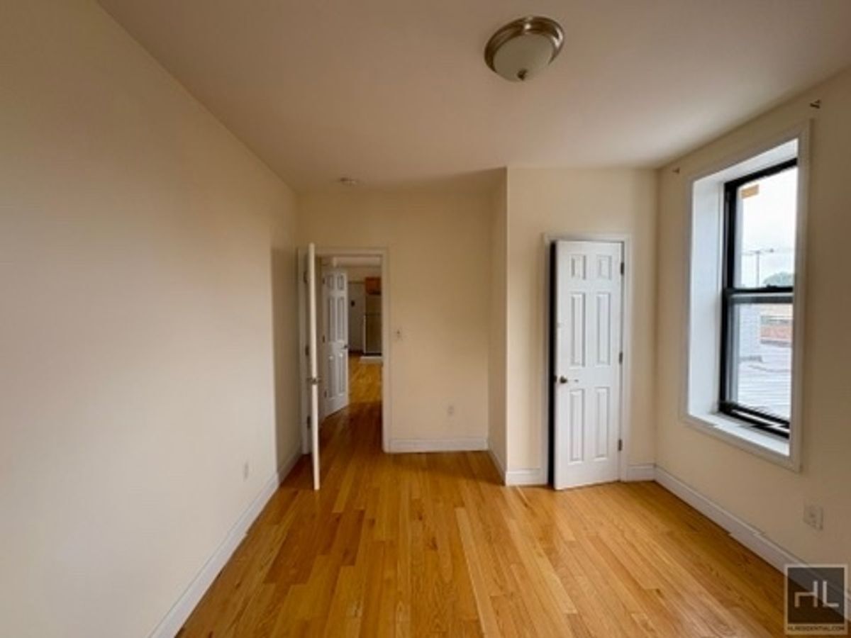 Building Photo - Mclean ave,YONKERS