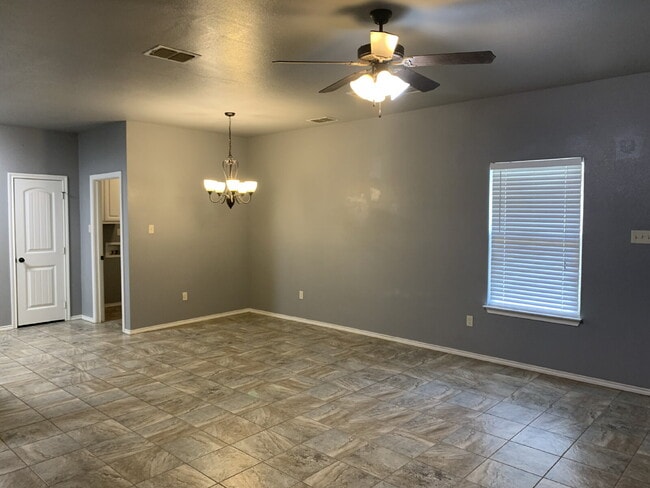 Building Photo - Beautiful duplex in Cooper School District!