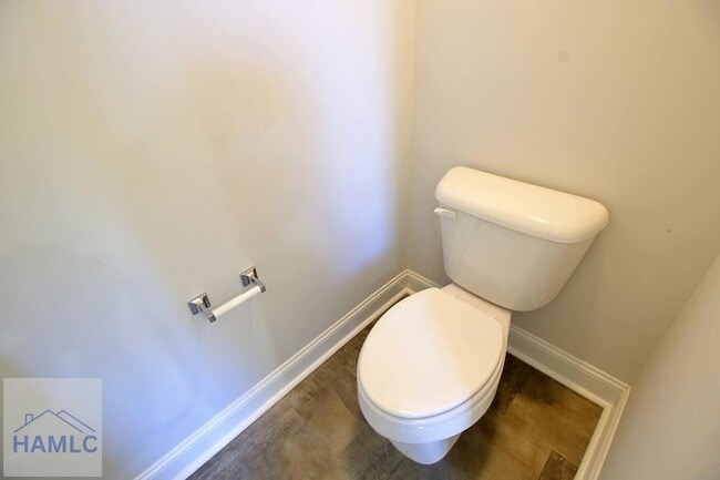 Building Photo - 326 Fairview Cir