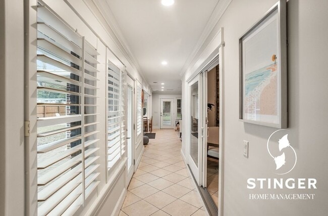 Building Photo - 150 Brickyard Point Rd S