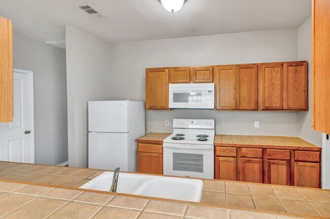 Building Photo - 200 Sandstone Dr
