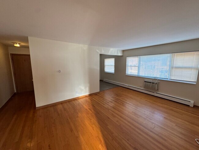 Building Photo - 3057 N Narragansett Ave