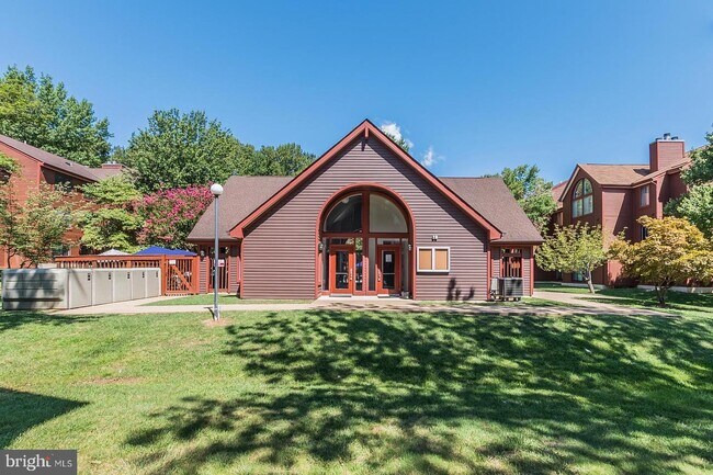 Building Photo - 2811 Lee Oaks Ct
