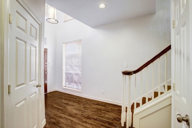 Building Photo - 1804 Colquitt St