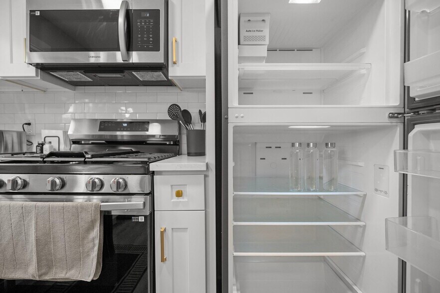 Building Photo - 149 E Main St