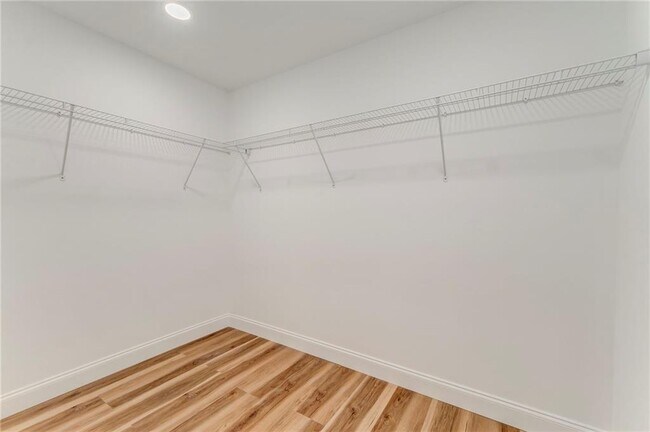 Building Photo - 22 Earls Way